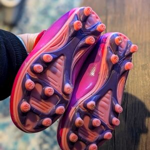 Stylish Pink and Purple Women's Cleats